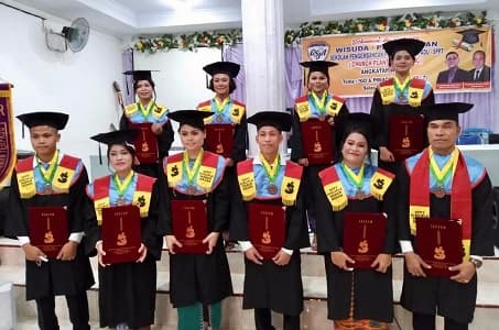 Graduation web size from 2021 June Newsletter.